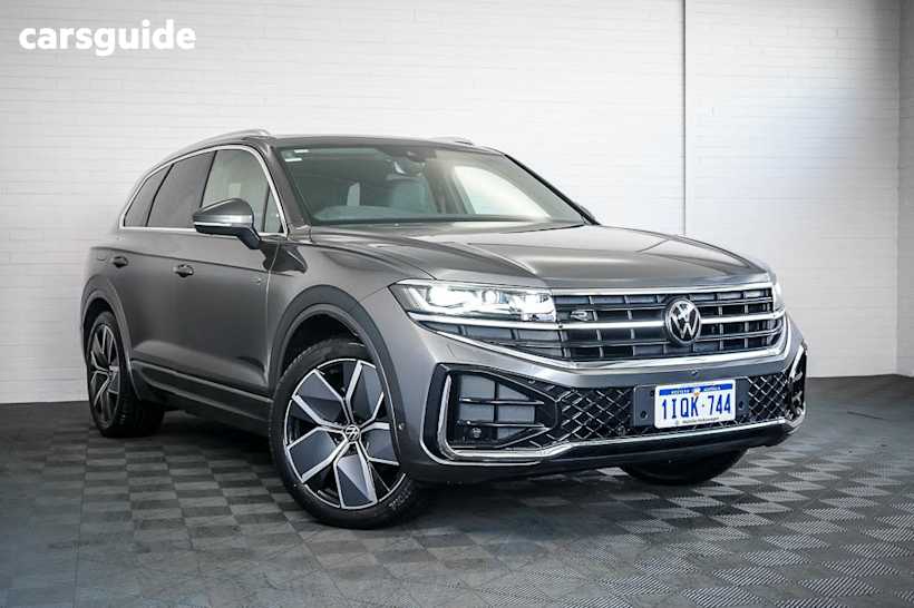 Grey 2025 Volkswagen Touareg Wagon 210Tdi R-Line