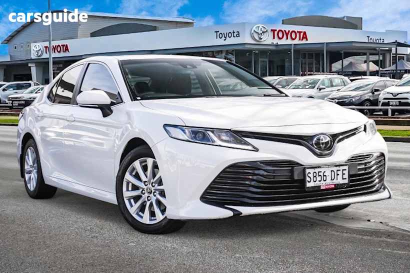 White 2018 Toyota Camry Sedan ASCENT F