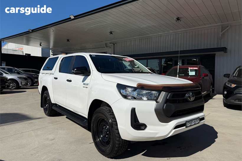 White 2020 Toyota Hilux Double Cab Pick Up Sr (4X4)