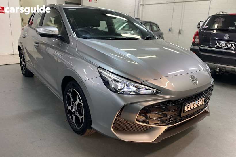Silver 2024 MG MG3 Hatch ESSENCE F