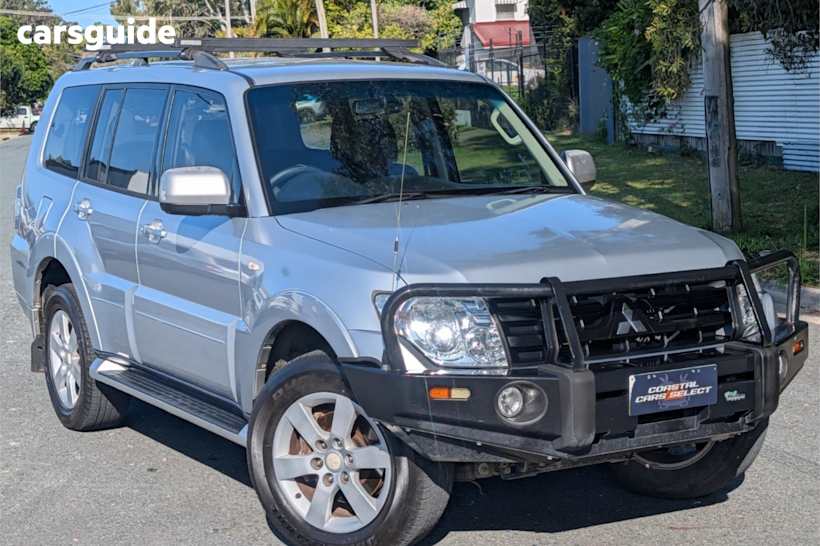 Silver 2013 Mitsubishi Pajero SUV GLX-R 4X4