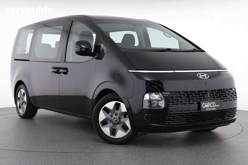 Blue 2022 Hyundai Staria OtherCar 4X4