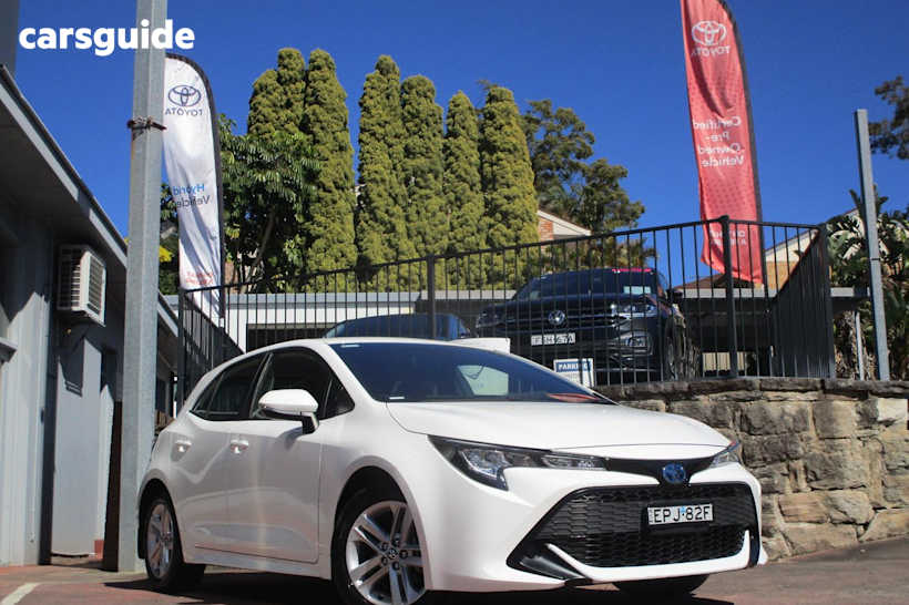 White 2021 Toyota Corolla Hatch ASCENT SPORT HYBRID F