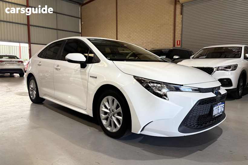 White 2022 Toyota Corolla Sedan ASCENT SPORT F