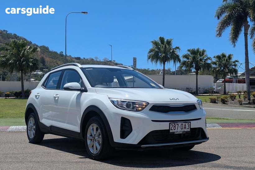 White 2025 Kia Stonic Wagon S