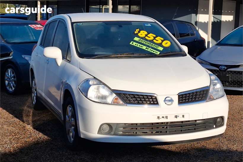 White 2008 Nissan Tiida Hatchback St-L