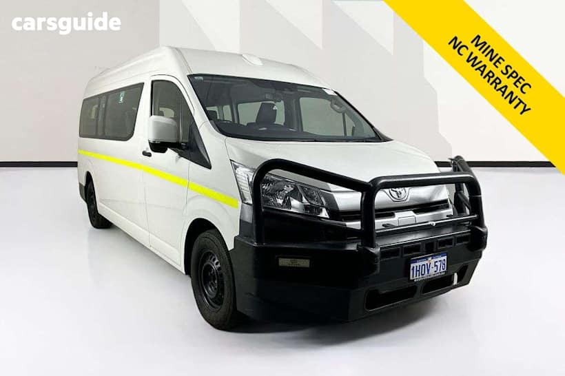 White 2022 Toyota HiAce Bus Slwb Commuter (12 Seats)