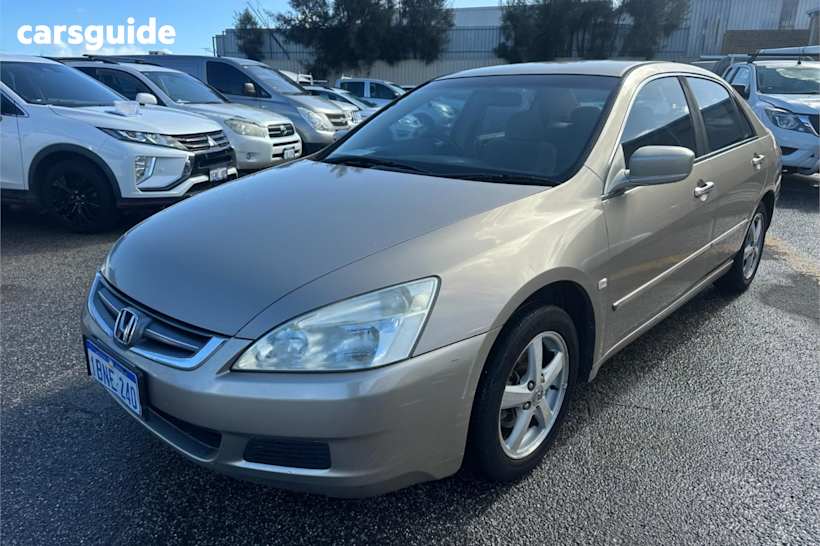 Gold 2004 Honda Accord Sedan Vti