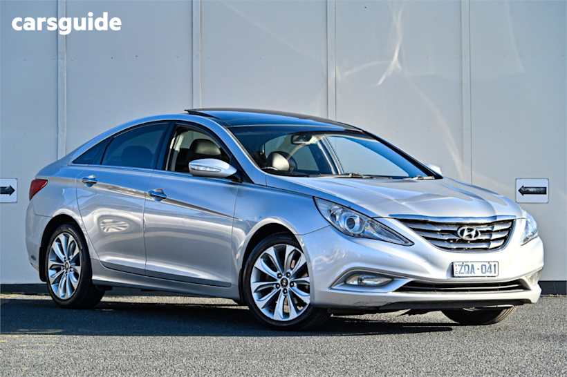 Silver 2011 Hyundai I45 Sedan PREMIUM F