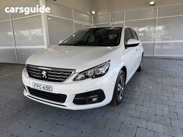 White 2017 Peugeot 308 Hatch ALLURE F