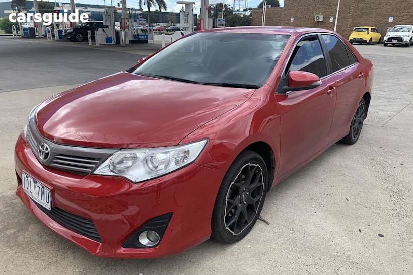 Red 2014 Toyota Camry Sedan ALTISE