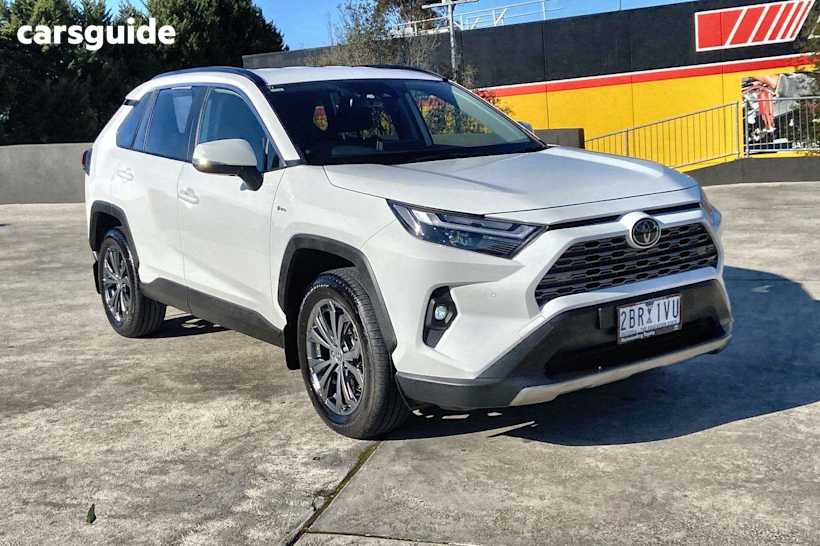 White 2024 Toyota RAV4 SUV GXL F
