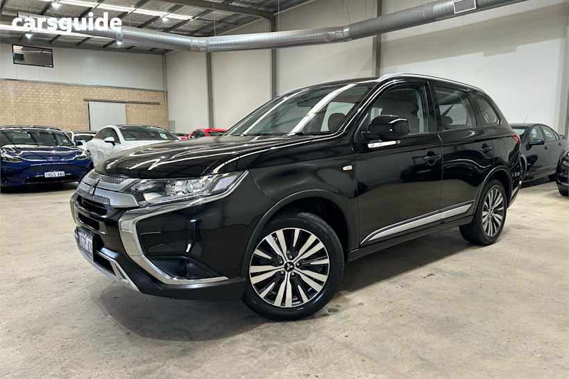 Black 2018 Mitsubishi Outlander SUV ES F