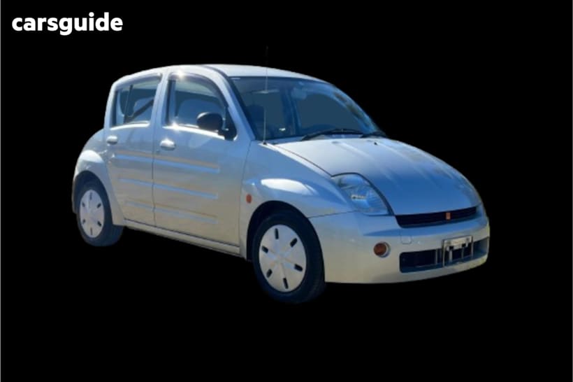 Silver 2000 Toyota WILL VI OtherCar