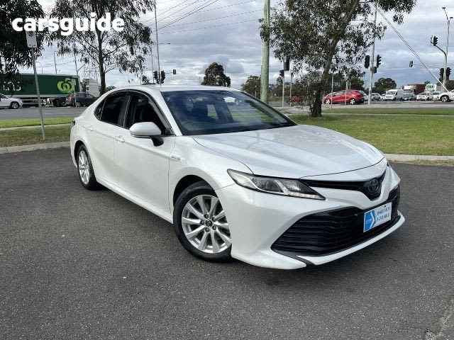 White 2017 Toyota Camry Sedan ASCENT F