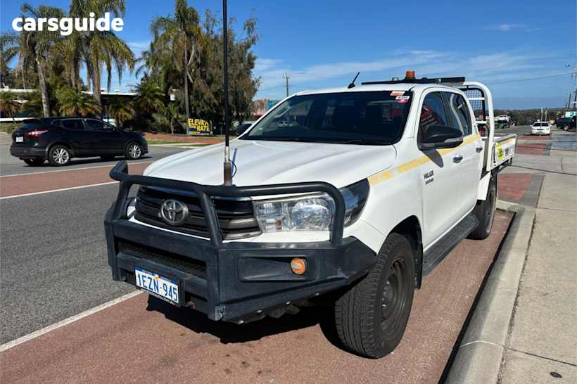 White 2016 Toyota Hilux Dual Cab Chassis Sr (4X4)