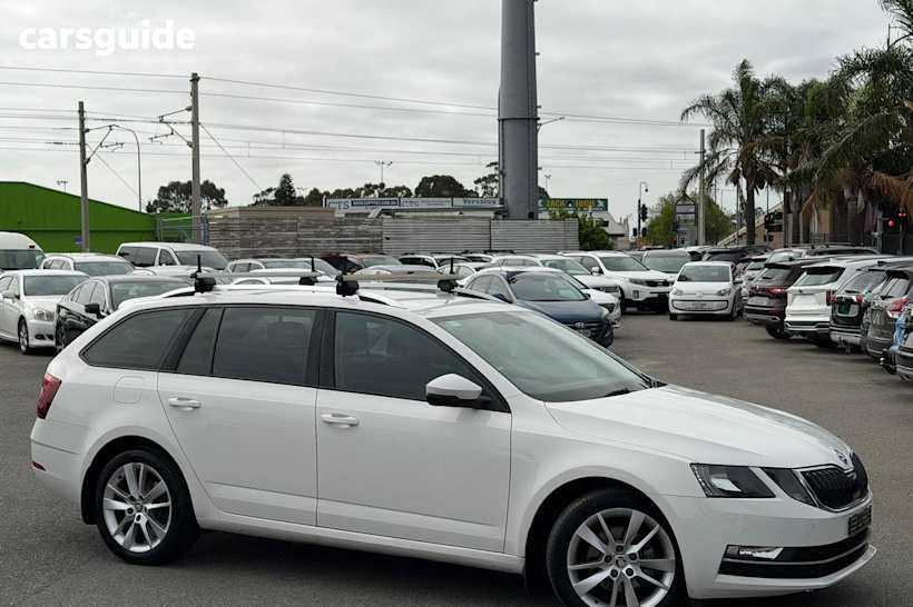 White 2019 Skoda Octavia SUV 110TSI F