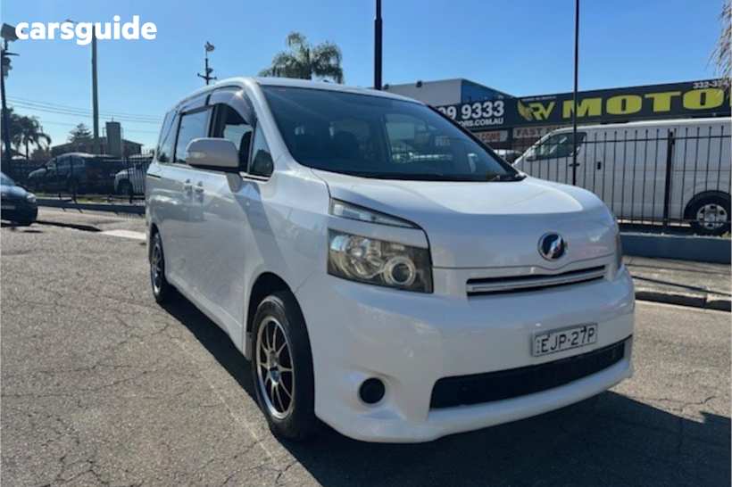 White 2008 Toyota Voxy SUV