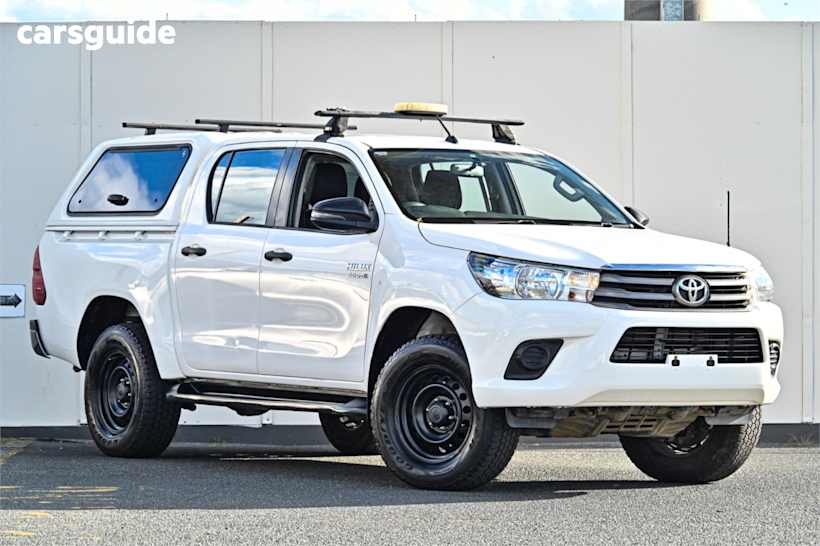 White 2017 Toyota Hilux Ute Tray SR 4X4