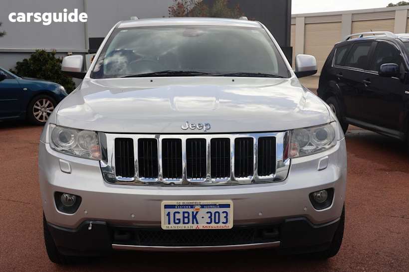 Silver 2011 Jeep Grand Cherokee Wagon Limited (4X4)