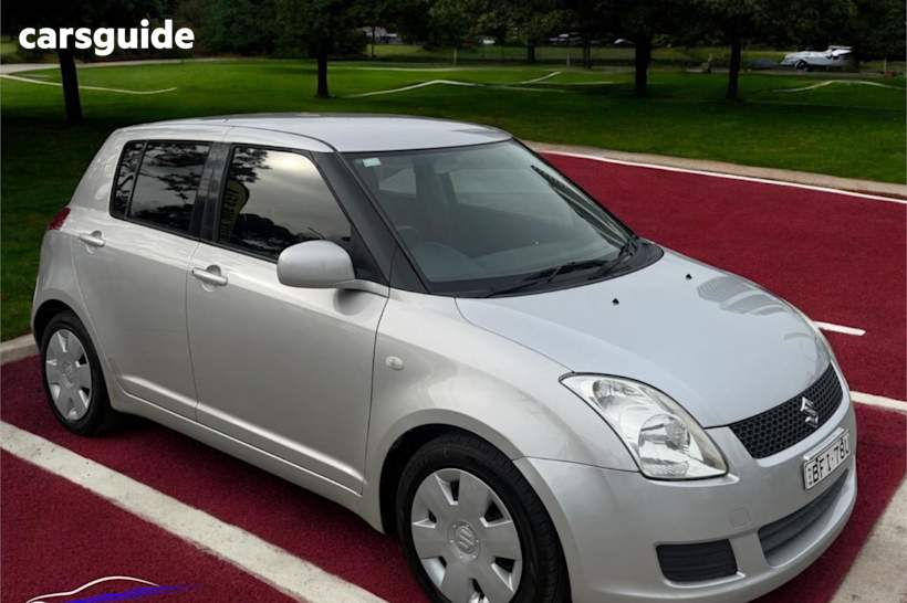 Silver 2007 Suzuki Swift Hatchback