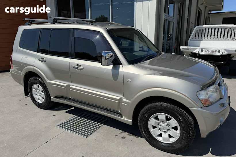 Beige 2004 Mitsubishi Pajero SUV EXCEED 4X4
