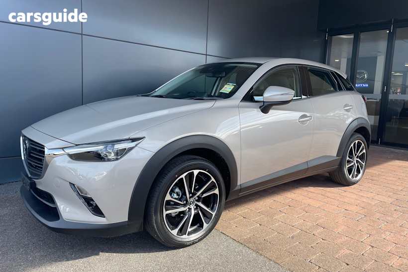 Silver 2025 Mazda CX-3 SUV G20 EVOLVE F