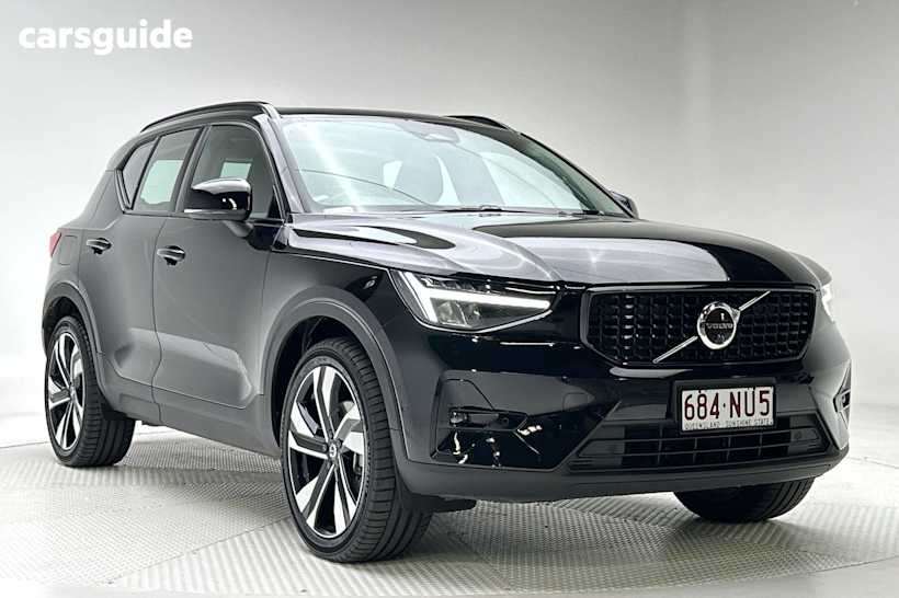 Black 2022 Volvo XC40 SUV ULTIMATE B5 DARK 4WD