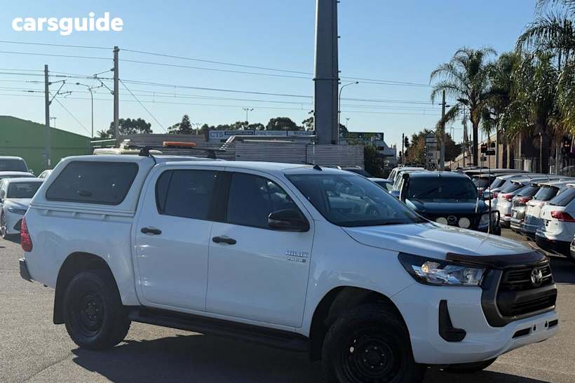 White 2020 Toyota Hilux Double Cab Pick Up Sr (4X4)