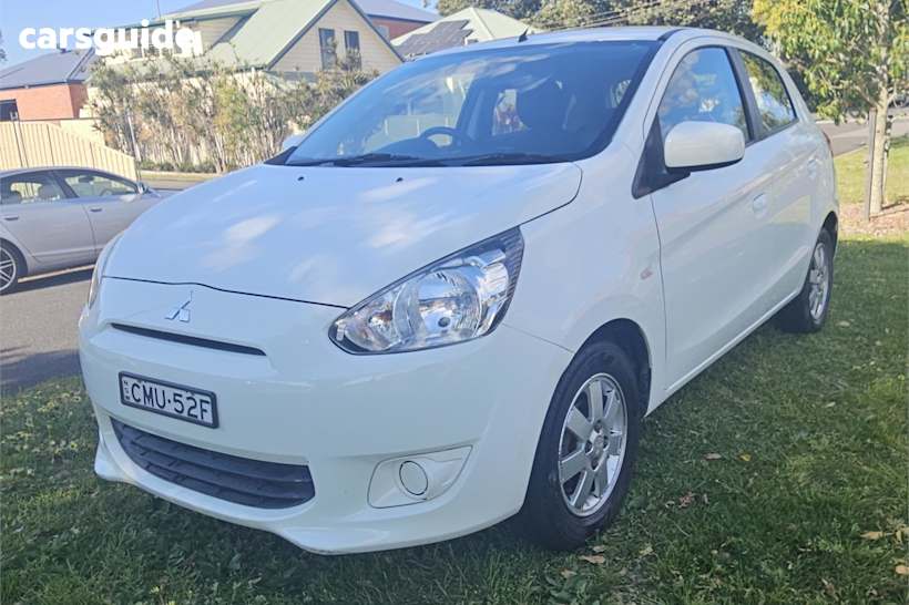White 2013 Mitsubishi Mirage Hatchback Es