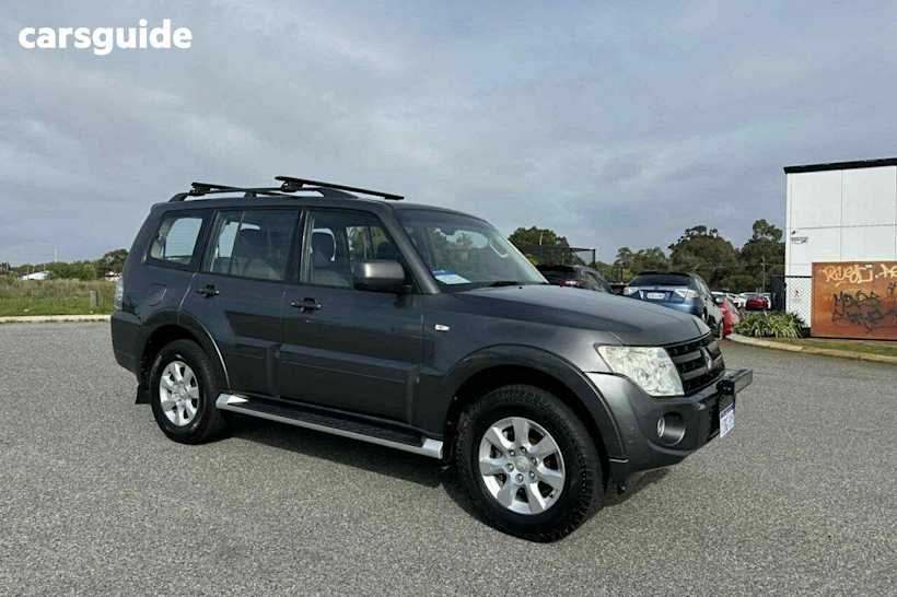 Grey 2014 Mitsubishi Pajero Wagon Glx-R Lwb (4X4)