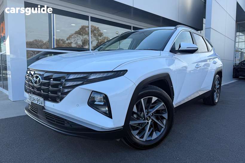 White 2022 Hyundai Tucson SUV ELITE 4X4