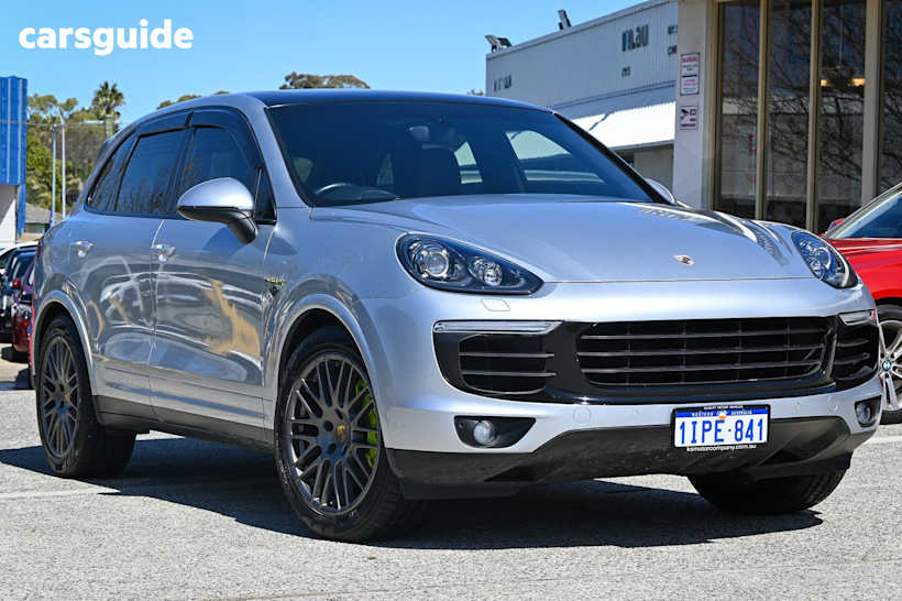 Silver 2017 Porsche Cayenne SUV S E-HYBRID PLATINUM EDITION 4X4