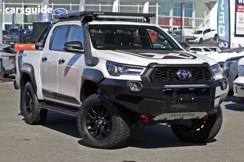 White 2022 Toyota Hilux Ute Tray RUGGED X 4X4