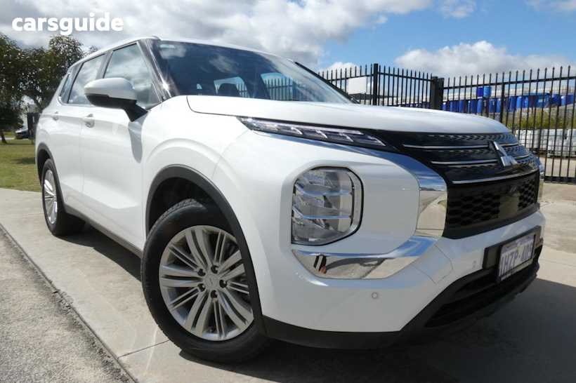 White 2023 Mitsubishi Outlander Wagon Es 5 Seat (2Wd)