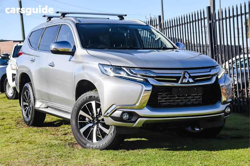 Silver 2017 Mitsubishi Pajero Sport SUV GLS 4X4