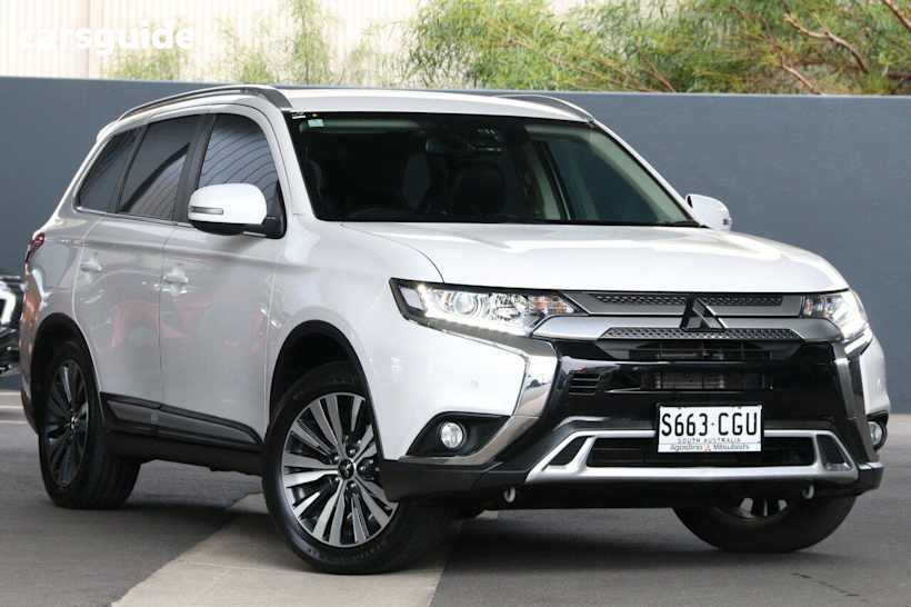 White 2020 Mitsubishi Outlander SUV LS F