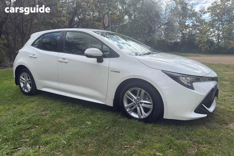 White 2021 Toyota Corolla Hatch ASCENT SPORT HYBRID F