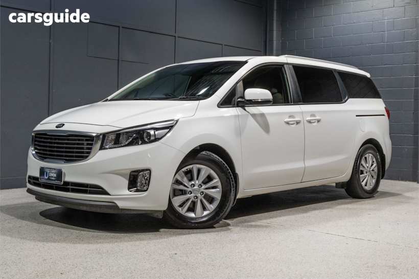 White 2017 Kia Carnival SUV SI F