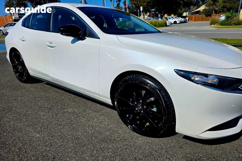 White 2023 Mazda Mazda3 Sedan G25 EVOLVE SP F