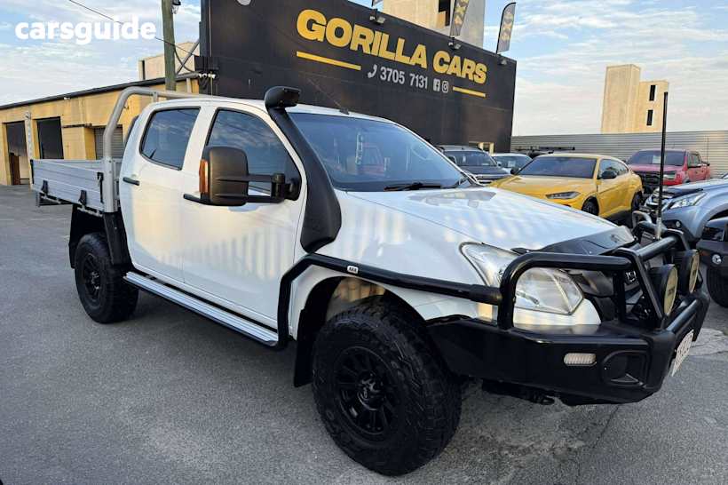 White 2017 Isuzu D-MAX Ute Tray SX 4X4