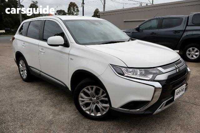White 2021 Mitsubishi Outlander SUV ES F
