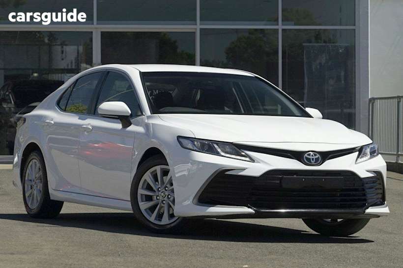 White 2022 Toyota Camry Sedan Ascent + Sat Nav