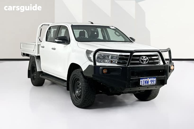 White 2017 Toyota Hilux Dual Cab Chassis Sr (4X4)
