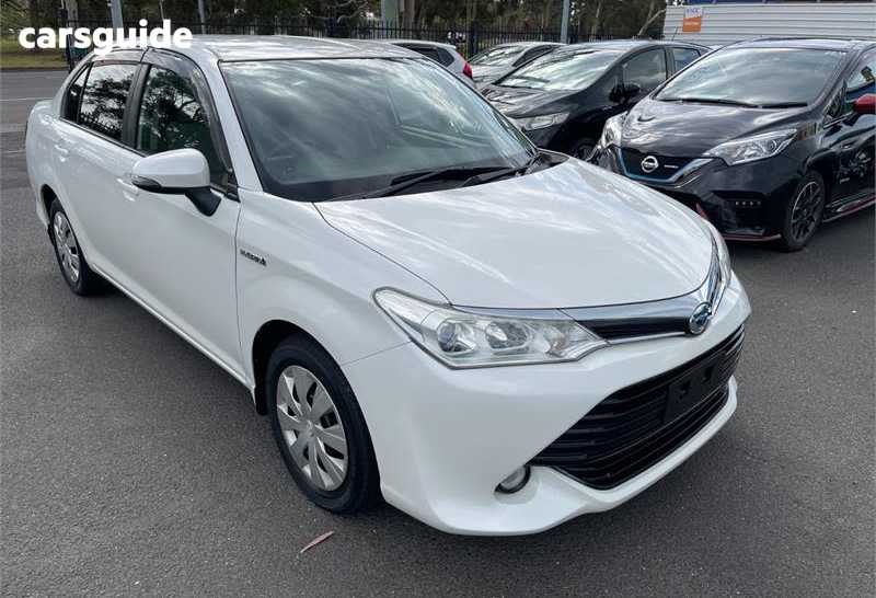 White 2015 Toyota Corolla OtherCar AXIO HYBRID