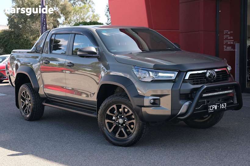 Bronze 2023 Toyota Hilux Ute Tray ROGUE 4X4