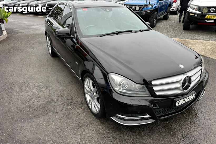 Black 2011 Mercedes-Benz C-CLASS Sedan C200 BLUEEFFICIENCY AVANTGARDE R