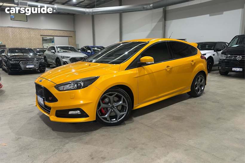Yellow 2016 Ford Focus Hatch ST2