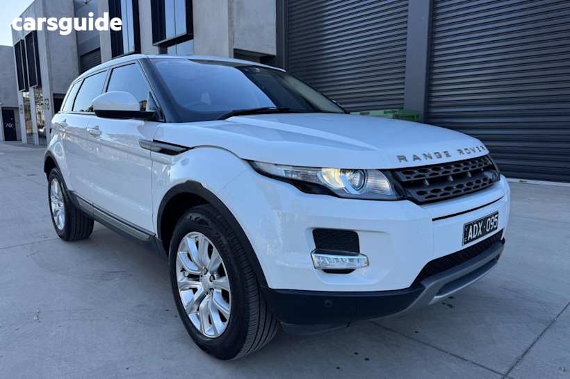 White 2015 Land Rover Range Rover Evoque SUV TD4 PURE 4X4