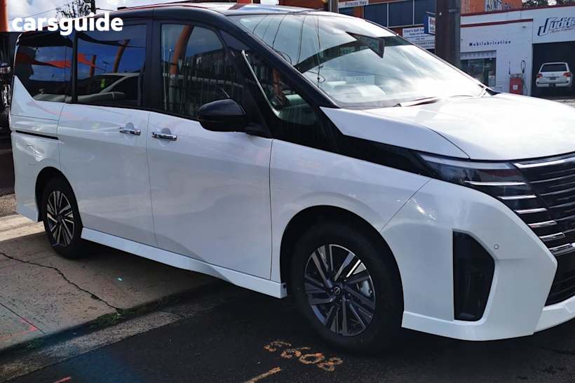 White 2025 Nissan Serena OtherCar E-POWER HIGHWAY STAR